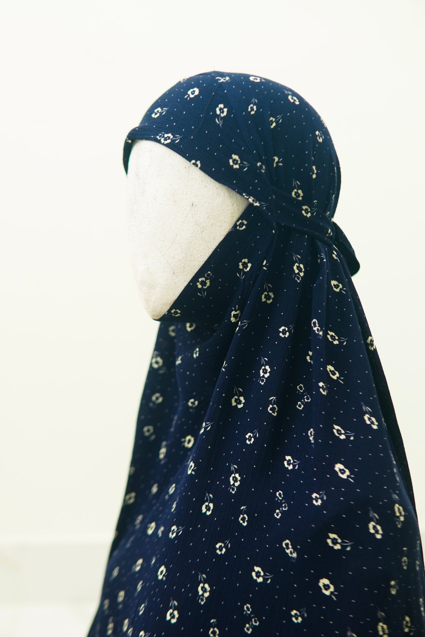 Sleeveless cotton khimar