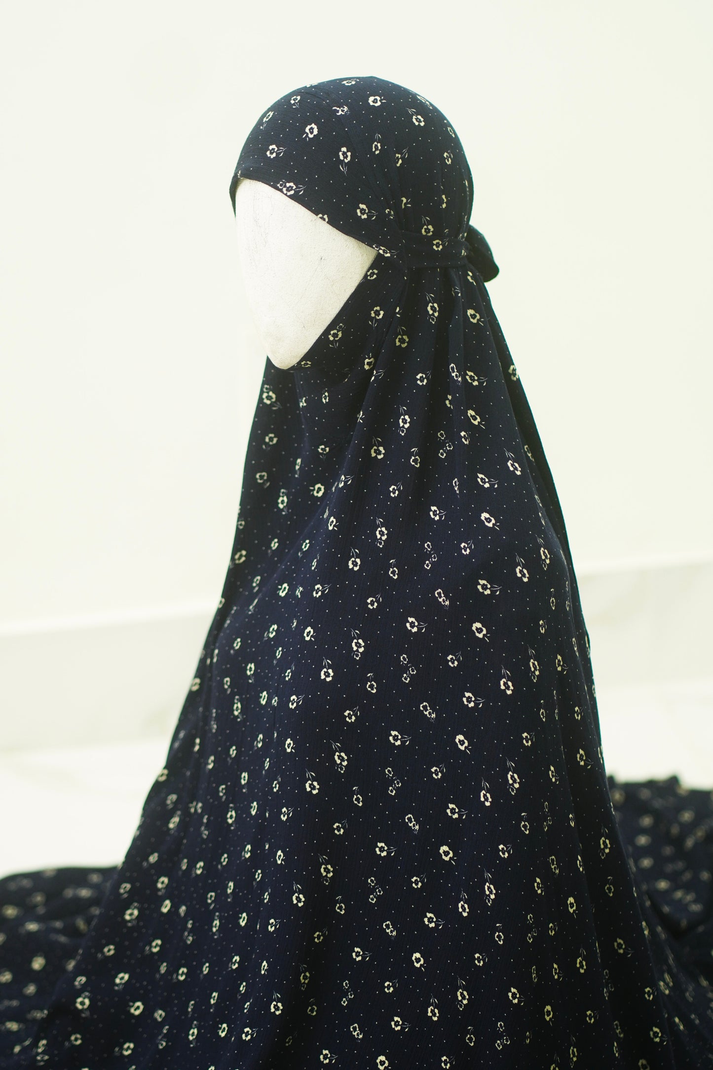 Sleeveless cotton khimar